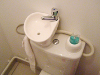WiCi Mini, wassersparende Gäste WC mit Handwaschbecken - Frau B (Frankreich - 38)
